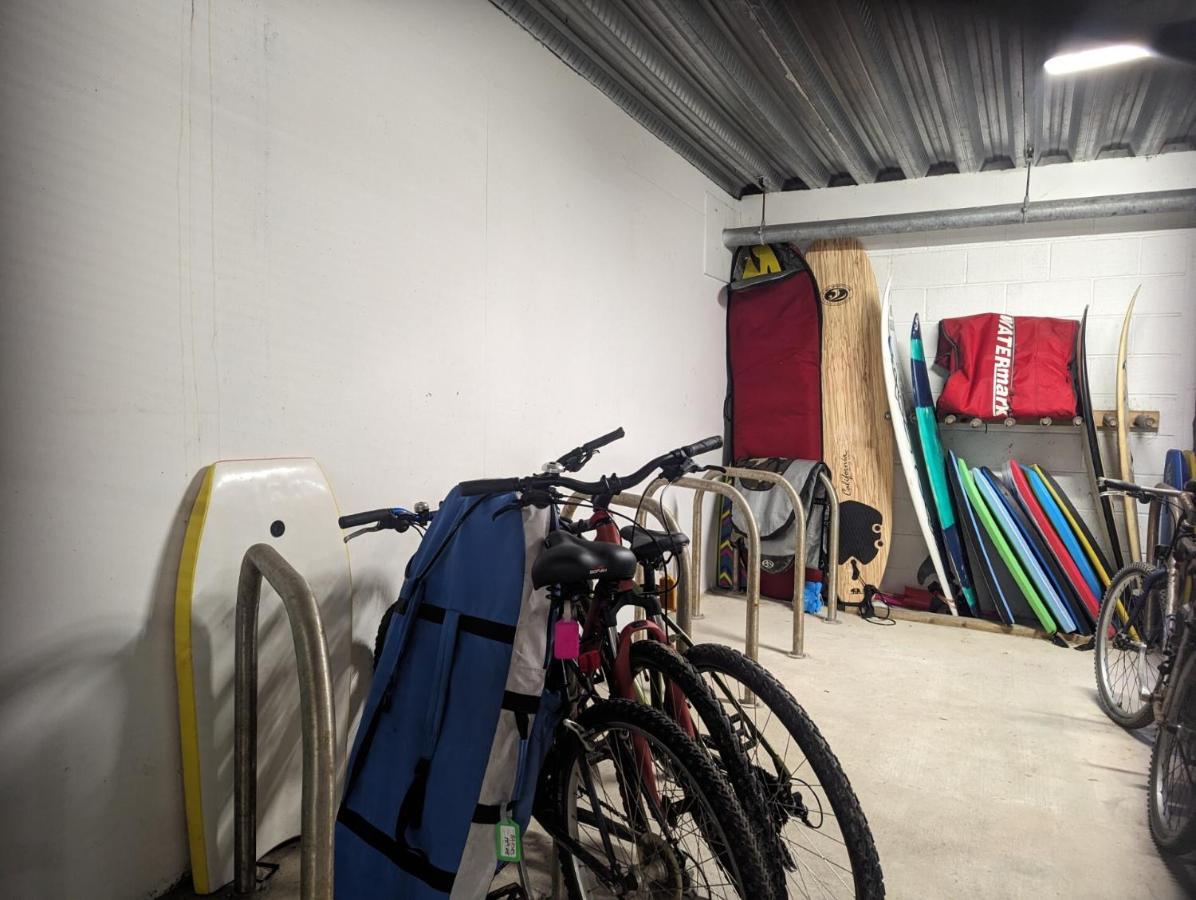 Apartment 100M From Fistral Beach- Underground Parking-Surf Shower & Locker- Sleeps 6 นิวคีย์ ภายนอก รูปภาพ